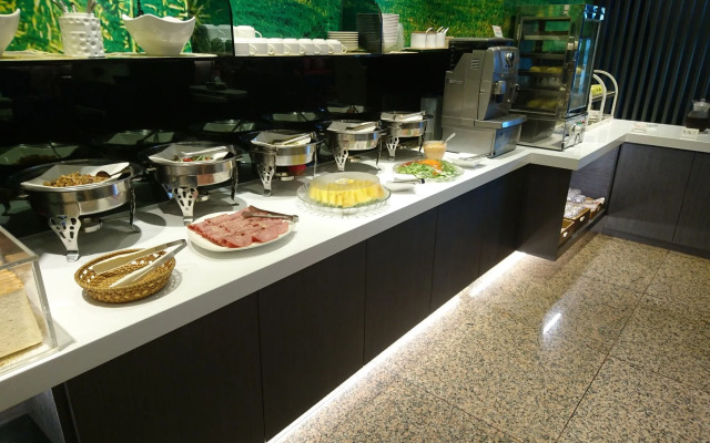 Kiwi Express Hotel Mrt Wen Xin Feng Chia Branch 1