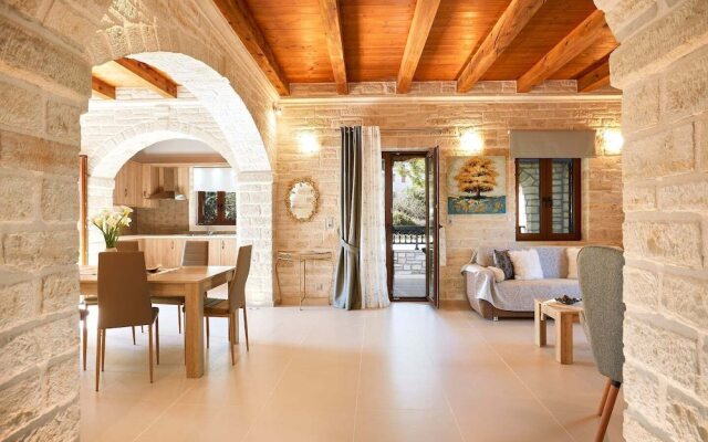 Peacefull Stone-Built Villa