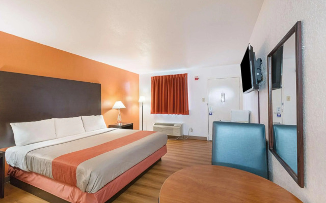 Motel 6 San Antonio, TX - I-10 West