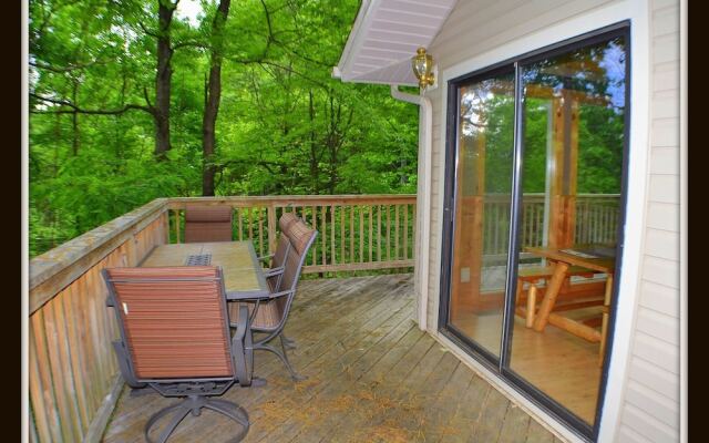 Alpine Vista - 3 Br cabin by RedAwning