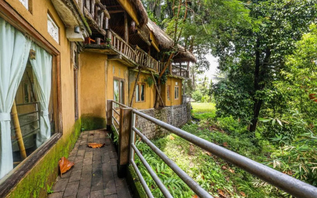 Omunity Bali