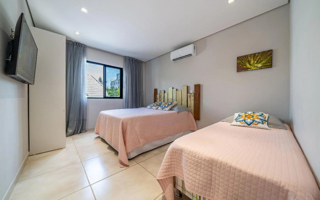 274 - Excelente apto 02 dormitórios em Mariscal