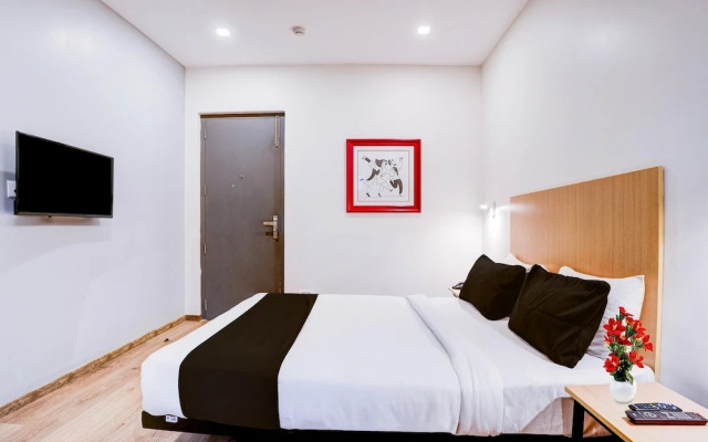 Cozy Stays Near Halasuru Metro Station