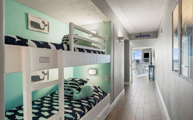 Pelican Beach 0211 1 Bedroom Condo by Pelican Beach Management