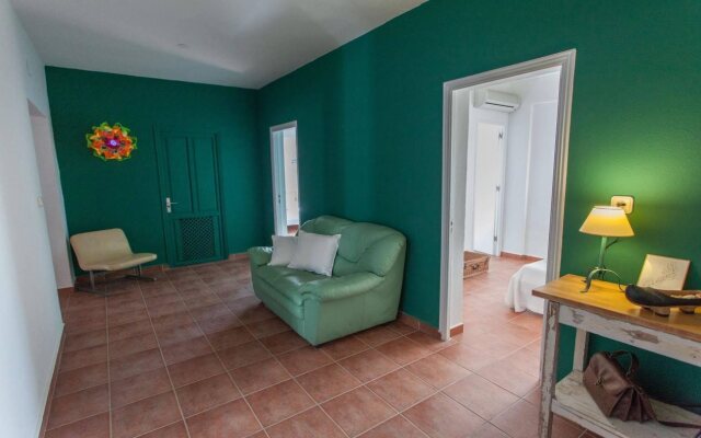 Cosmos Grand Hostal