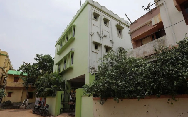 OYO 16631 The Greenstar Inn
