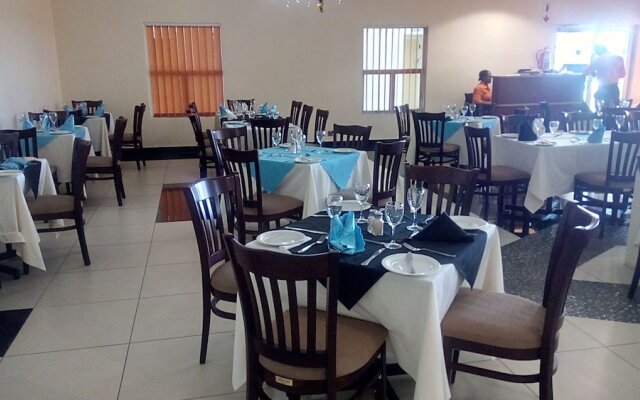 Thakadu Hotel, Casino & Conference Centre