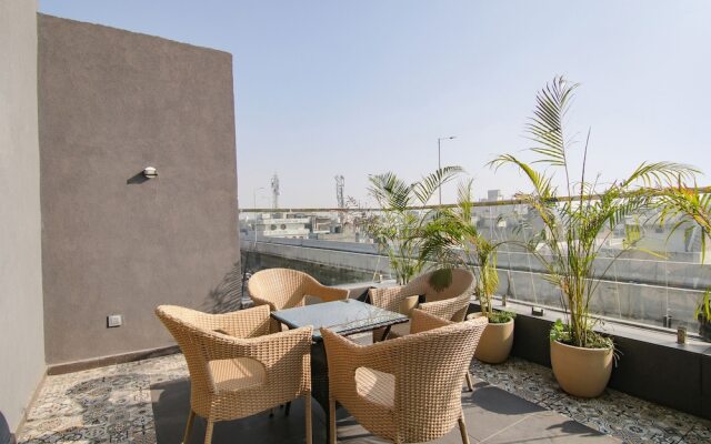 Fabhotel Prime K9 Crown