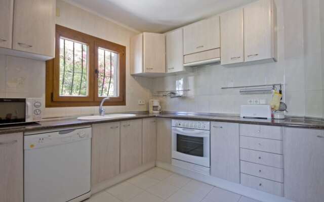 Villa - 3 Bedrooms with Pool and WiFi - 106427
