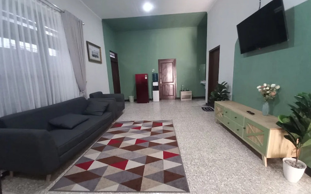 Homestay Azarine Jogja Dekat UGM By Simply Homy