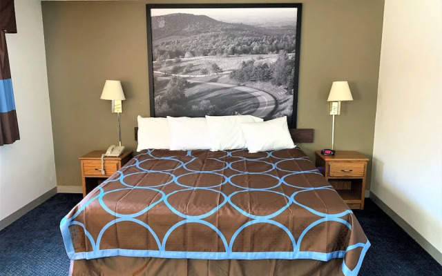 Super 8 by Wyndham Martinsville VA