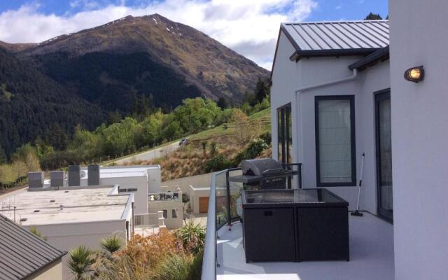 The Queenstown Bothy