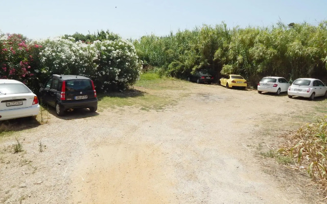 Apollon Studios & Apartments