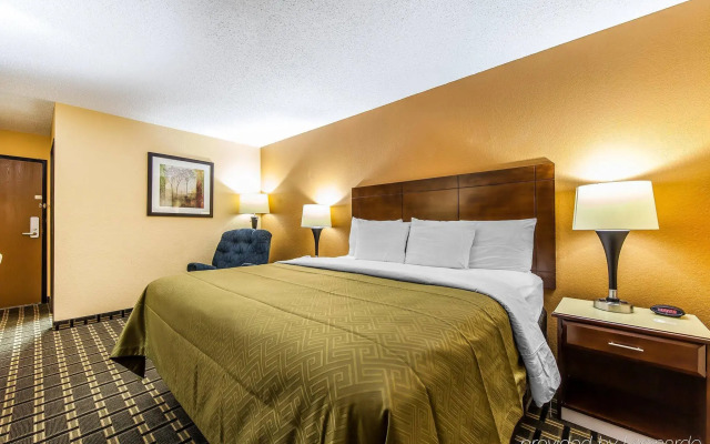 Econo Lodge Cartersville-Emerson Lake Point