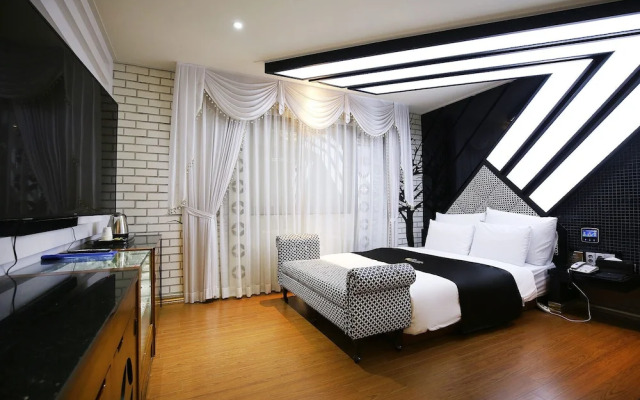 K Luxury Hotel