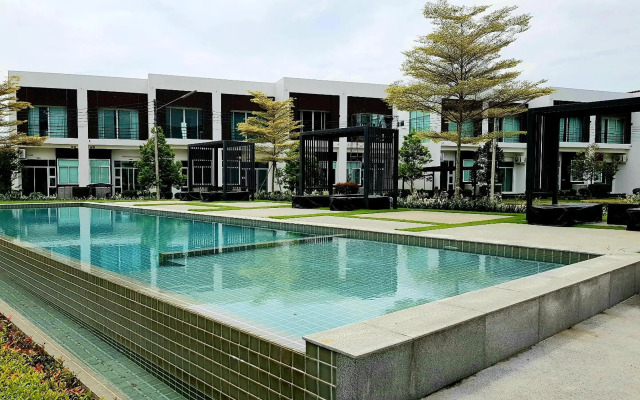 The Midst@ Royal hills Nakornayok