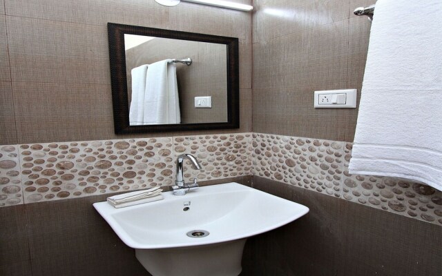 OYO 4848 3 Square Inn