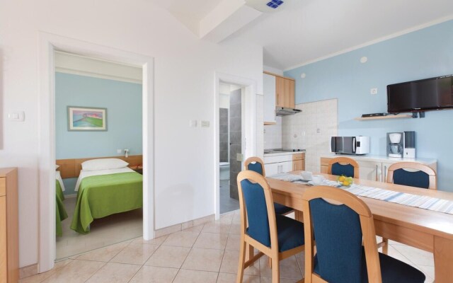 Nice Home in Ravni With Wifi and 3 Bedrooms