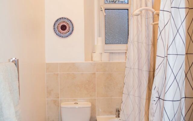 Spacious 1 Bedroom Flat Near Haymarket