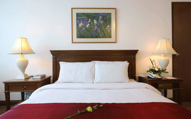 Tiara Oriental Hotel