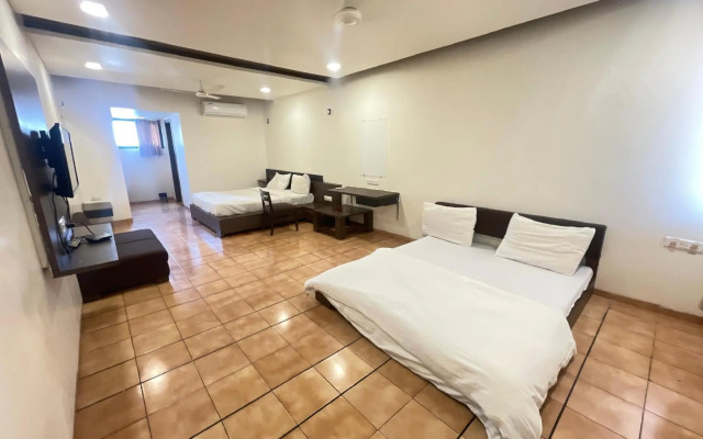 Fabhotel Sun N Step Club