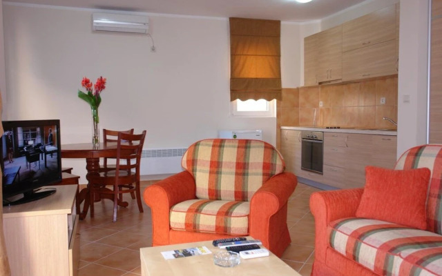 Franeta One-bedroom Apartment, First Floor, Garden View No.4