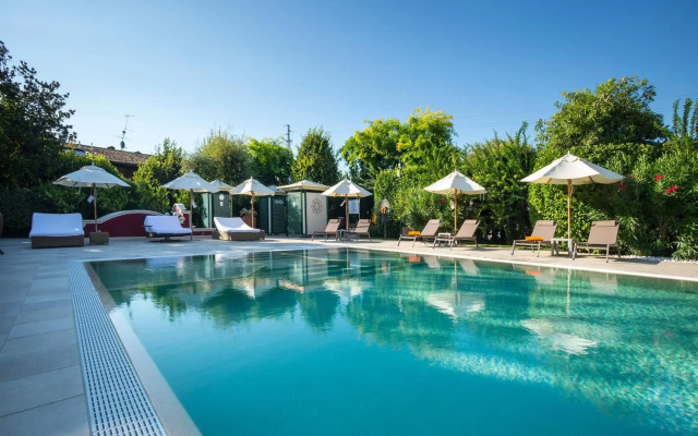 Vip's Motel Luxury Accommodation & Spa