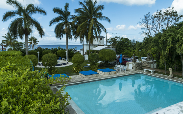 Villablanca Garden Beach Hotel
