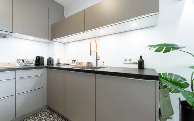 Comfy 1BR Apt w Balcony at Cloche dOr