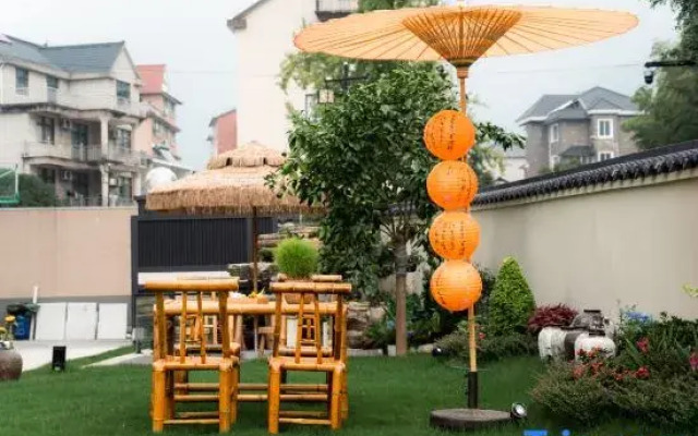 One village, one courtyard homestay