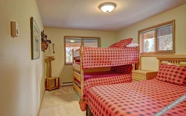 Black Bear 5 Br Home by RedAwning