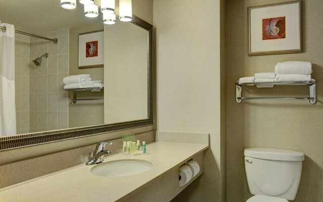 Holiday Inn Burlington Conference Centre by IHG