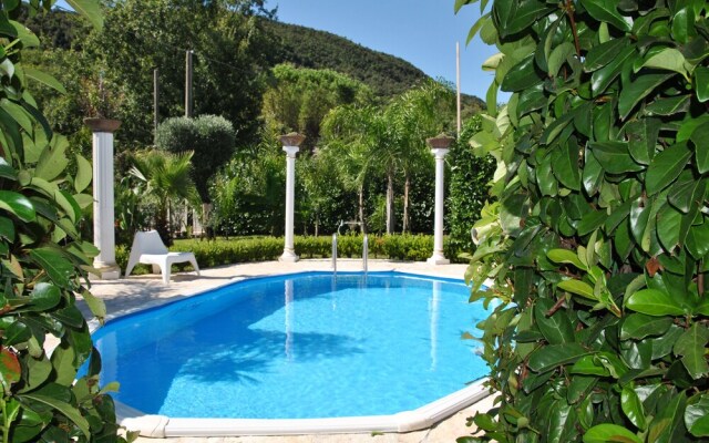 Villa Giselda With Private Pool and Outdoor Whirpool