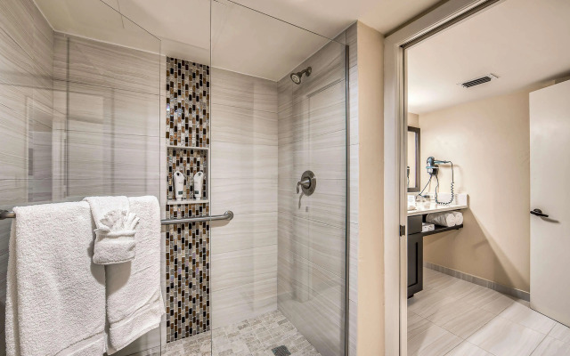 Inn of Naples, Tapestry Collection by Hilton