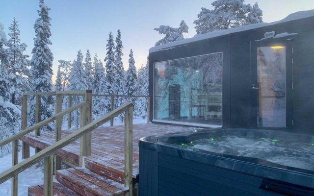 Arctic Skylight Lodge