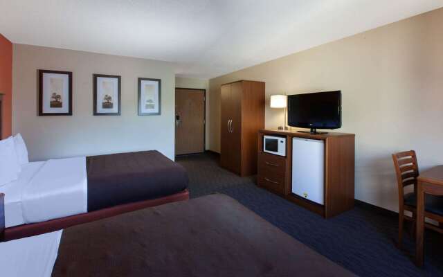 AmericInn by Wyndham Iron River