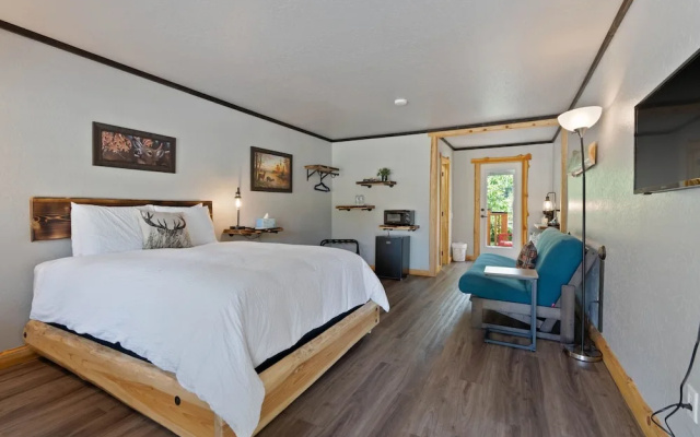 Lake Village Lodge