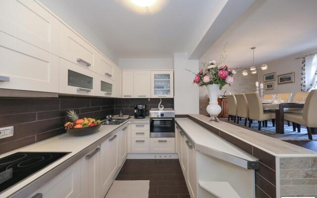 Monty in Pridraga with 3 bedrooms and 1 bathrooms