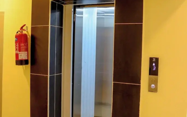 Peaceful And Unique Studio Jkia Airport Stay