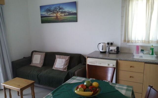 Pari Holiday Studio