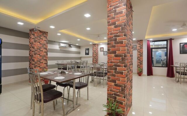 OYO 43440 Hotel Belmorrise