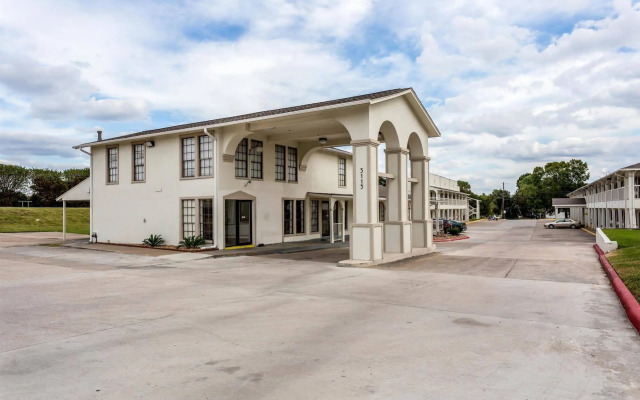 Motel 6 Bryan, TX - College Station