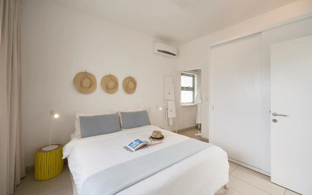 Les Estivales Beachfront Suites & Penthouses by LOV