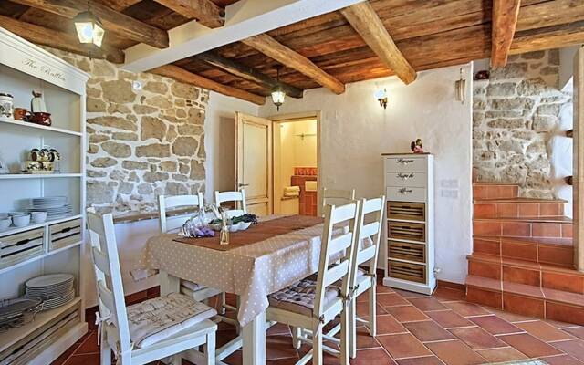 Rustic Villa in Dracevac With Outdoor Pool