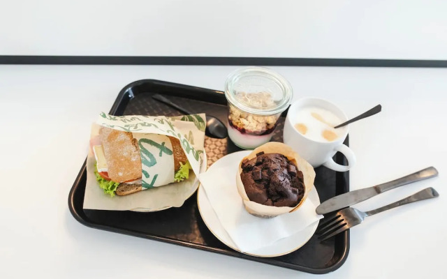 LOGINN Hotel Köln Airport