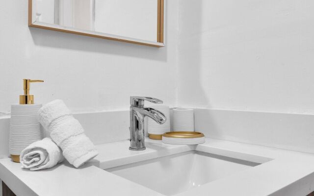 Wynwood Central 2BD Apartment w Parking