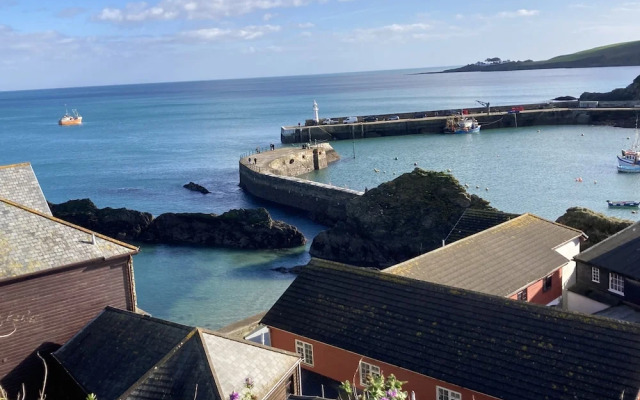 Mevagissey Holiday Home - sea View and Parking