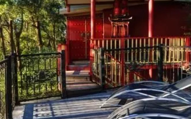 Mt Dandenong Imperial Retreat