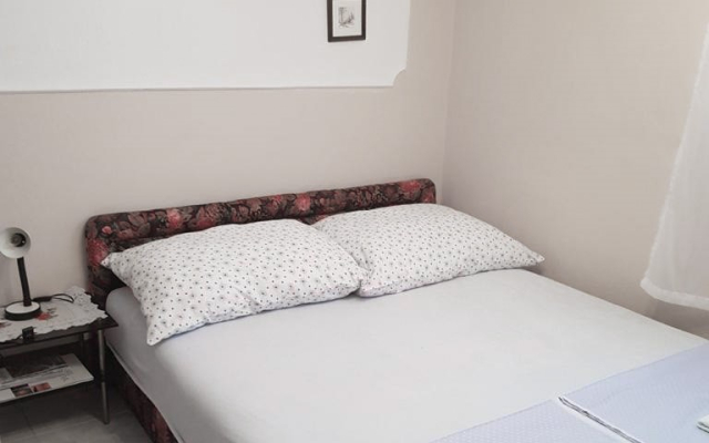 Room Makaj - 80 m from the beach : R1 Cove Basina (Jelsa), Island Hvar