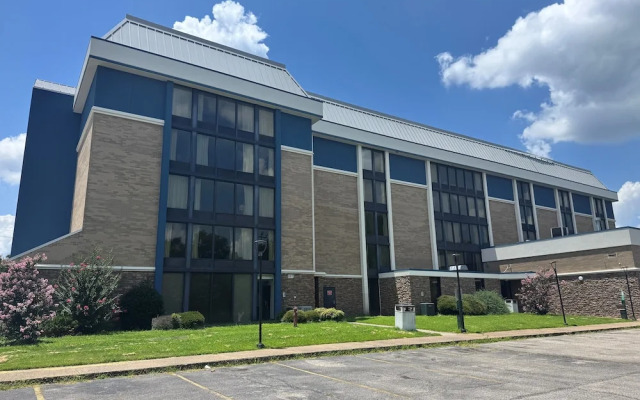 Quality Inn & Suites Memphis